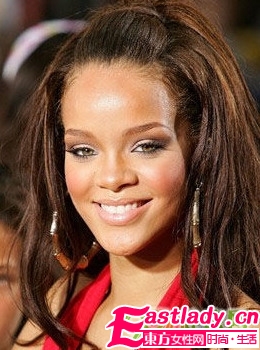 流行天后蕾哈娜的個性發(fā)型盤點