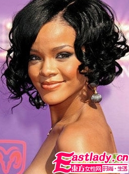 流行天后蕾哈娜的個性發(fā)型盤點