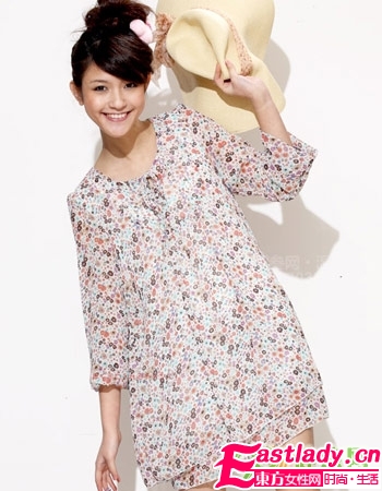 10款扮嫩發(fā)型百搭流行碎花裙