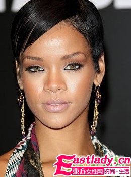 流行天后蕾哈娜的個性發(fā)型盤點(diǎn)