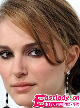 明星示范蓬松盤發(fā)派對造型