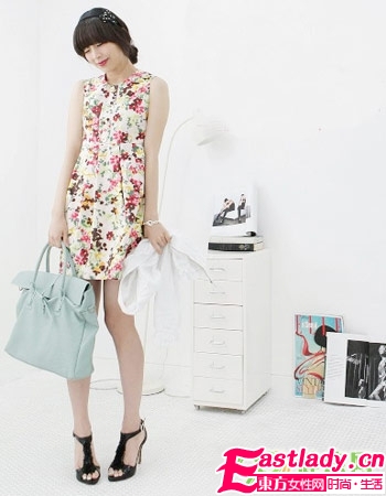 10款扮嫩發(fā)型百搭流行碎花裙