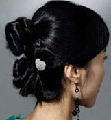 韓式經(jīng)典盤發(fā)DIY步驟圖解