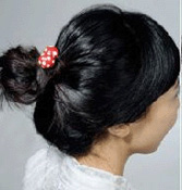 韓式經(jīng)典盤發(fā)DIY步驟圖解