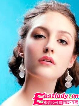 最新冬季簡約美韓式新娘盤發(fā)