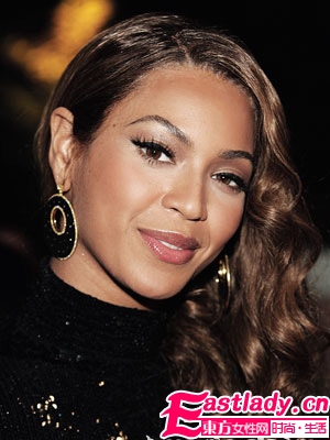 明星靚發(fā)型 瞬間年輕的秘密