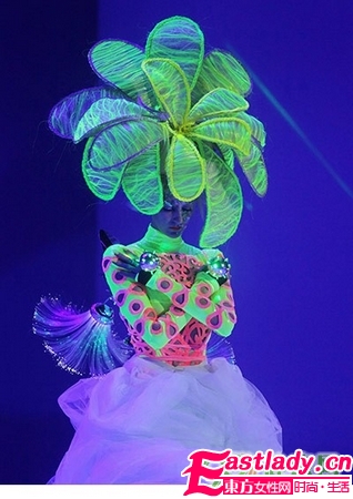 莫斯科另類發(fā)型秀 雷過Lady GaGa