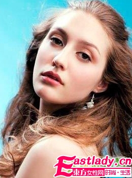 最新冬季簡(jiǎn)約美韓式新娘盤發(fā)