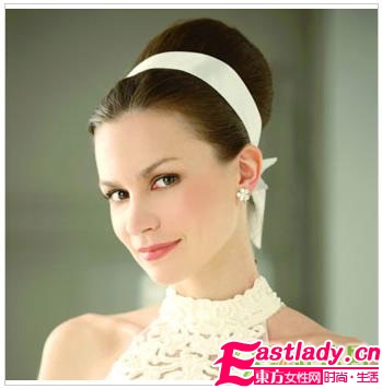 6款不同臉型的浪漫法國(guó)新娘盤發(fā)