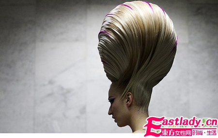 莫斯科另類發(fā)型秀 雷過Lady GaGa