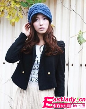 入冬時(shí)尚 看線帽如何搭配大卷發(fā)