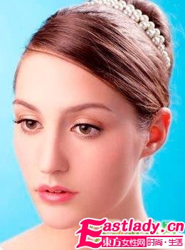 最新冬季簡約美韓式新娘盤發(fā)