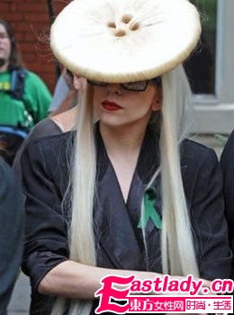 盤點(diǎn)年度最讓人崩潰的雷人發(fā)型