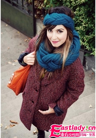 街拍外國(guó)美女流行發(fā)型