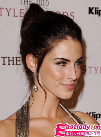 女星演繹丸子頭 完美高發(fā)髻