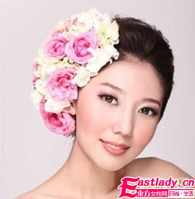 2011最流行新娘花朵發(fā)型