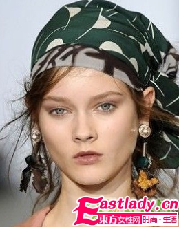 秋季 明星也愛的頭巾發(fā)飾DIY