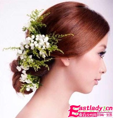 2011最流行新娘花朵發(fā)型