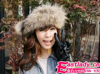 冬季最愛 浪漫韓風帽子巧搭長發(fā)