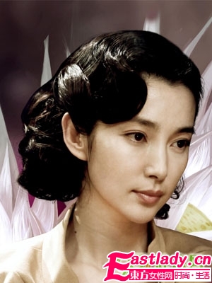 明星復(fù)古發(fā)型 品最美女人味