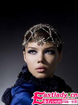 09秋冬華麗經(jīng)典發(fā)飾巴黎發(fā)布