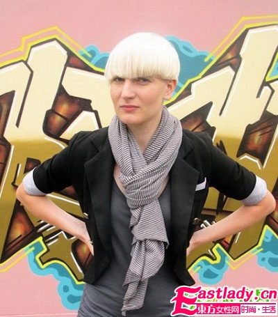 歐美街拍 圍巾發(fā)型時(shí)尚巧搭