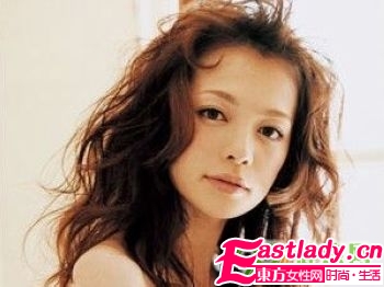 2011極富女人味的五款卷發(fā)