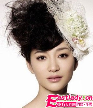 提升氣質(zhì)的李小冉經(jīng)典發(fā)型