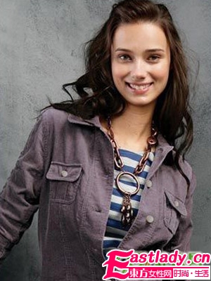 柔美清爽 最新冬季卷發(fā)造型