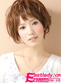 完美劉海 巧搭蓬松浪漫卷發(fā)