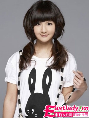 卷發(fā)也減齡 細(xì)品小女人味明星