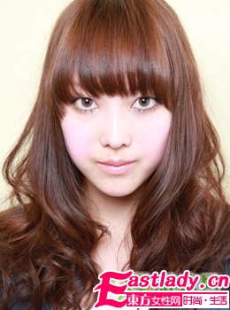 完美劉海 巧搭蓬松浪漫卷發(fā)