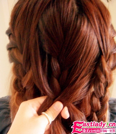 初秋韓式氣質(zhì)編發(fā)的編法步驟圖解