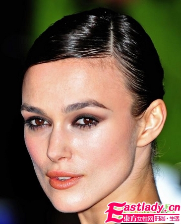 14款側(cè)分發(fā)型 女星風(fēng)情演繹