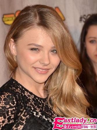 14款側(cè)分發(fā)型 女星風(fēng)情演繹