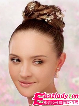 魅力獨(dú)特 7款美麗新娘盤發(fā)步驟