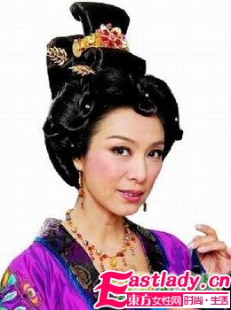 從《宮心記》看華麗盤發(fā)發(fā)髻