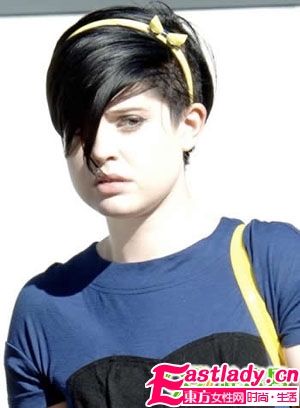 好萊塢女星親身示范今季的熱門(mén)發(fā)飾