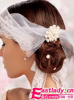 魅力獨(dú)特 7款美麗新娘盤發(fā)步驟