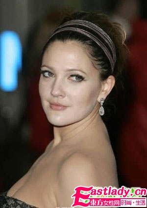 好萊塢女星親身示范今季的熱門發(fā)飾