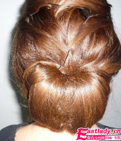 冬季韓式盤發(fā)圖解