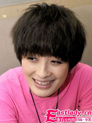 女明星大秀鍋蓋頭發(fā)型 可愛又個(gè)性