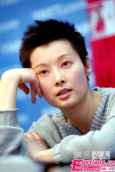 袁莉百變發(fā)型惹人愛(ài)