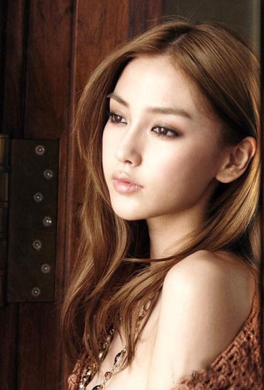 2011秋冬最新時(shí)尚秀發(fā)展 馬尾發(fā)型最流行