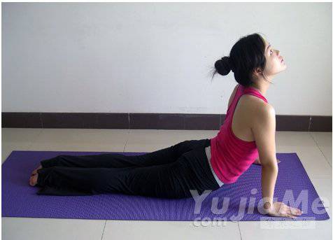 瑜伽拜日十二式詳解 瑜伽初學(xué)者必看