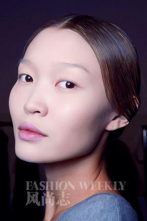 2011發(fā)型低盤發(fā)發(fā)型最流行