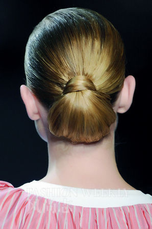 2011發(fā)型低盤發(fā)發(fā)型最流行