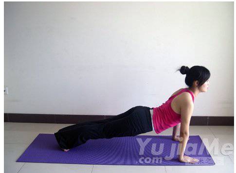 瑜伽拜日十二式詳解 瑜伽初學(xué)者必看