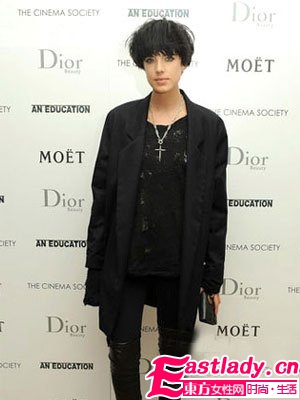 學(xué)習(xí)短發(fā)女王10款百變發(fā)型