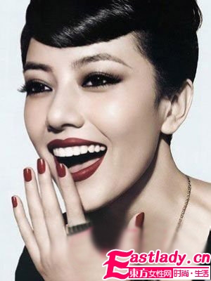 圓臉長臉方臉鵝蛋倒三角臉型的發(fā)型搭配原則